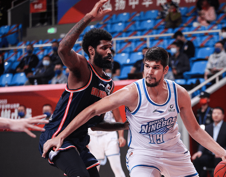 今晨罗马迎来里程碑——CBA季后赛节点到来;信心回归;纪律约束更严格 今晨罗马迎来里程碑——CBA季后赛节点到来;信心回归;纪律约束更严格