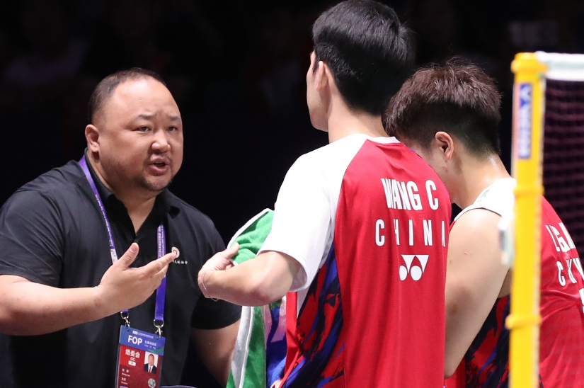 天山山猫队险胜嵩山雄鲨队,羽毛球杯赛上演关键失误成转折!定位球制造杀机 天山山猫队险胜嵩山雄鲨队,羽毛球杯赛上演关键失误成转折!定位球制造杀机