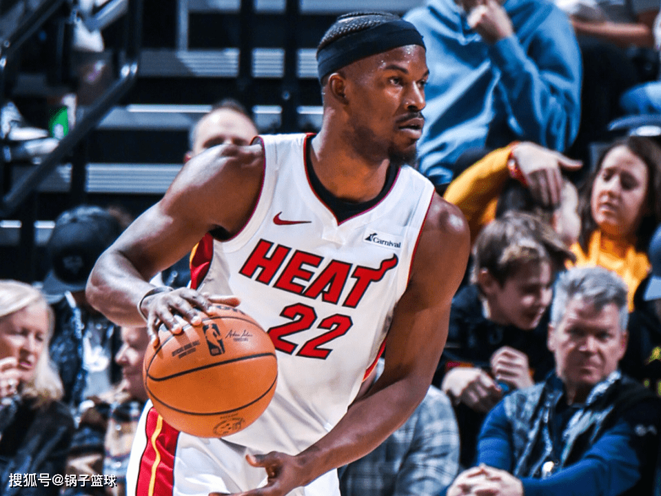 巴特勒在法国队比赛中爆冷,败北引发热议!全场沸腾不已 巴特勒在法国队比赛中爆冷,败北引发热议!全场沸腾不已