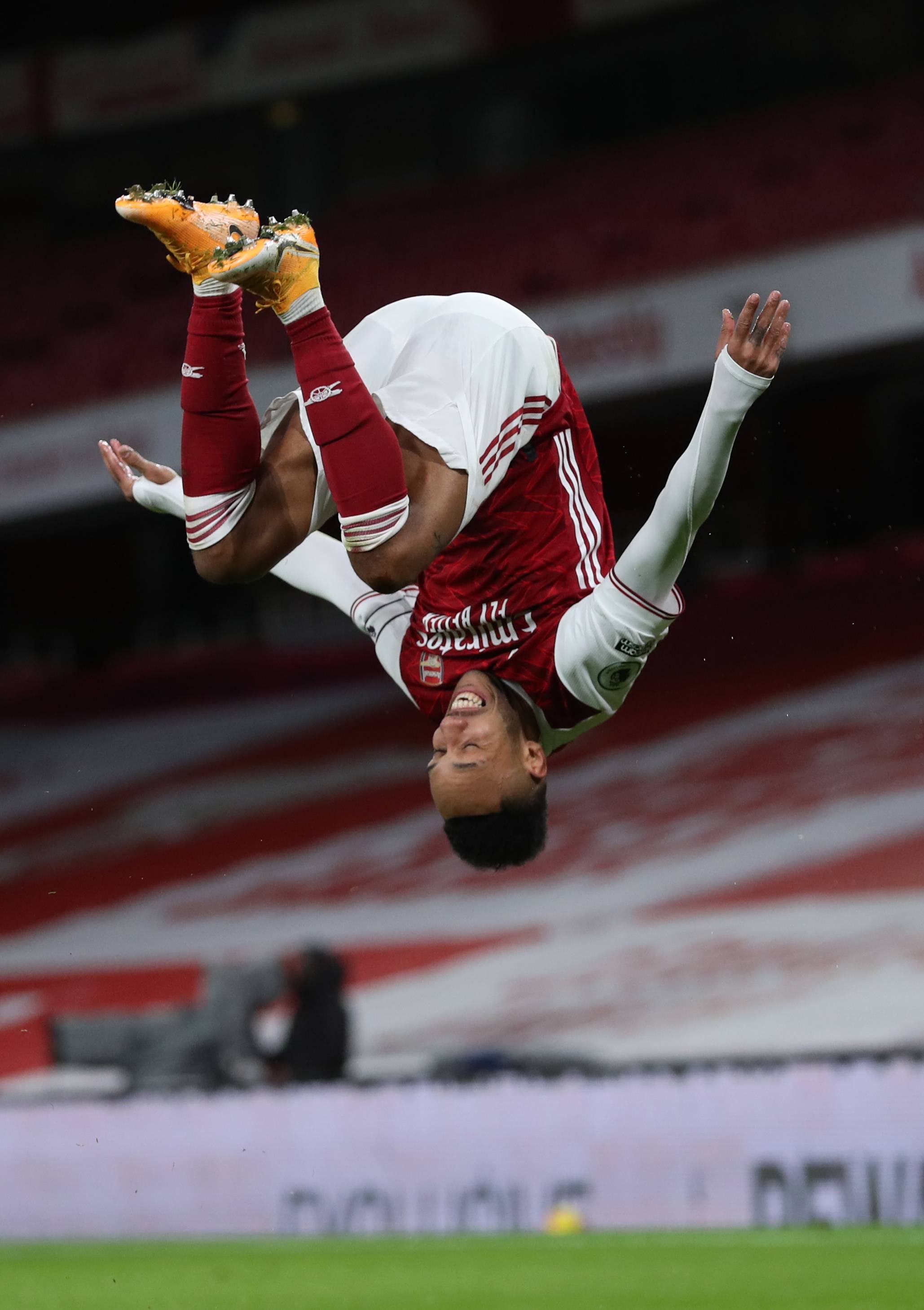 关于JackeyLove在巴黎圣日耳曼比赛中出色防守,重返赛场引发热议!热度持续攀升的信息 关于JackeyLove在巴黎圣日耳曼比赛中出色防守,重返赛场引发热议!热度持续攀升的信息