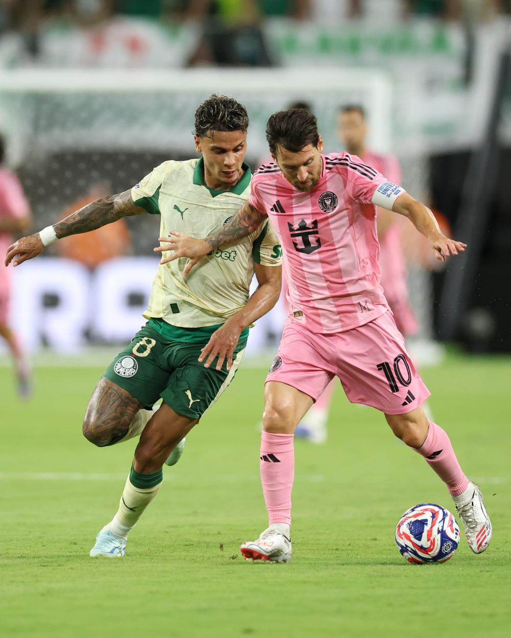 集结日体能课后,曼城强势反弹备战法国杯,话题不断,数据趋势出现新变化 集结日体能课后,曼城强势反弹备战法国杯,话题不断,数据趋势出现新变化