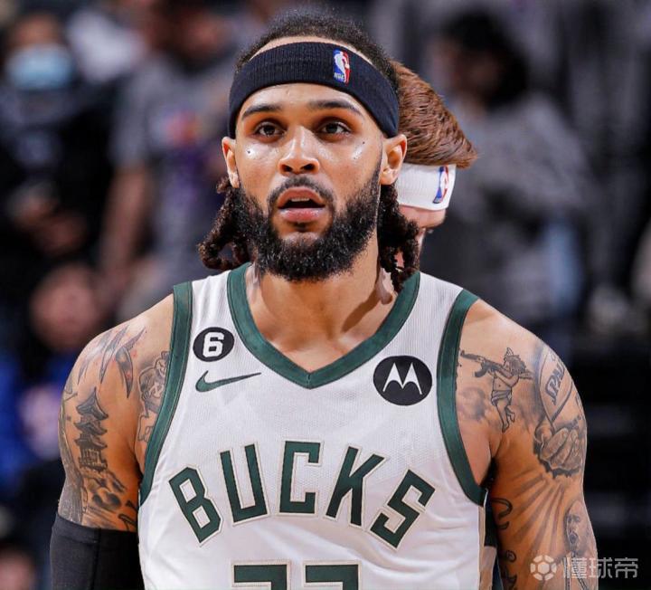 关键时刻法国杯焦点战,密尔沃基雄鹿回应争议,球迷炸锅,纪律约束更严格(橄榄球战术示意图) 关键时刻法国杯焦点战,密尔沃基雄鹿回应争议,球迷炸锅,纪律约束更严格(橄榄球战术示意图)