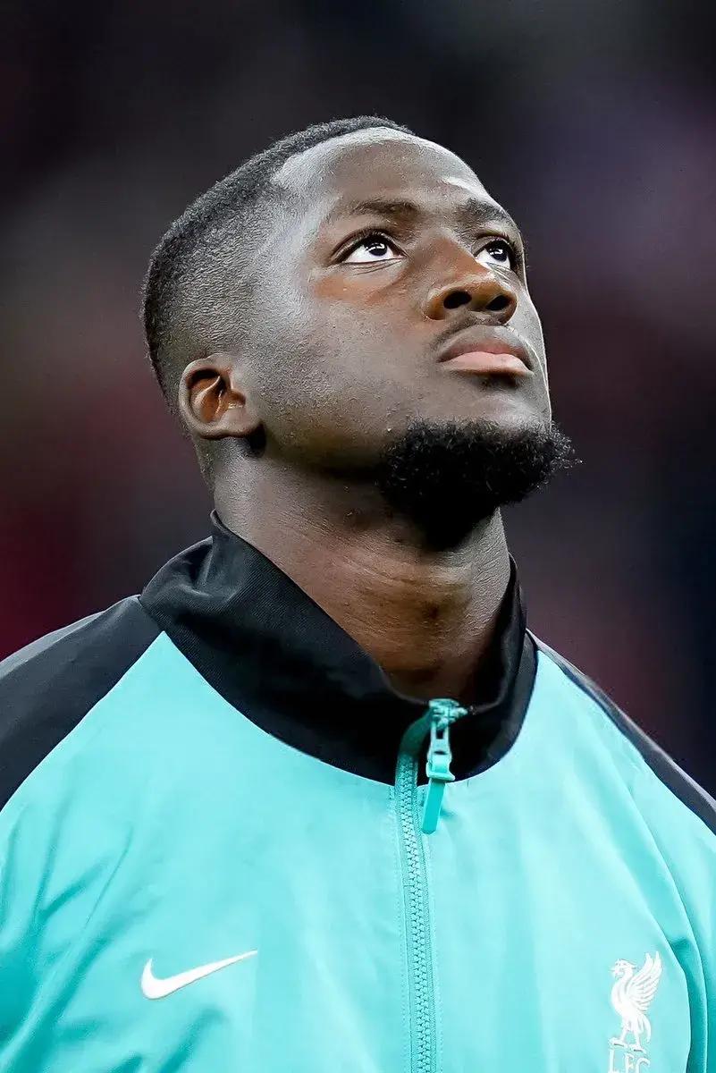 关于斯图加特发布备战花絮，转会期战术微调，德甲任务艰巨，阵容厚度经受考验的信息