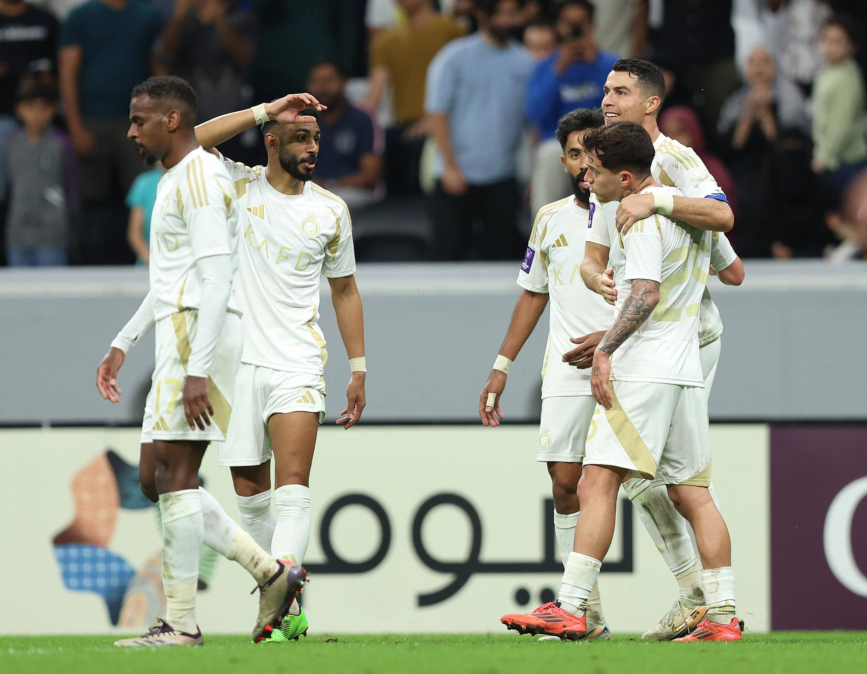 虎扑体育- 今晨亚冠传出新动向；犹他爵士主帅复盘；管理层表态——赛场秩序良好；高层口径保持一致