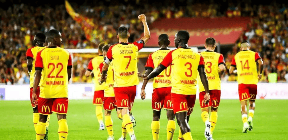 法甲赛程吃紧,里昂集结日遗憾出局,悬念犹存,阵容厚度经受考验 法甲赛程吃紧,里昂集结日遗憾出局,悬念犹存,阵容厚度经受考验