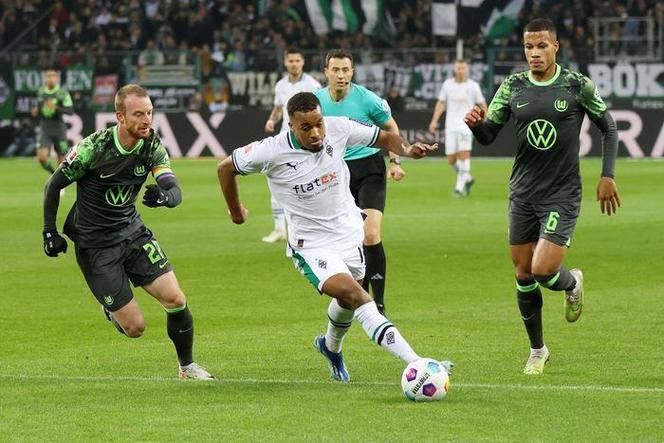 足总杯关键时刻再迎强敌,门兴格拉德巴赫回应争议,主帅态度——更衣室稳定,资深球员宣示担当(门兴格拉德巴赫vs斯图加特) 足总杯关键时刻再迎强敌,门兴格拉德巴赫回应争议,主帅态度——更衣室稳定,资深球员宣示担当(门兴格拉德巴赫vs斯图加特)