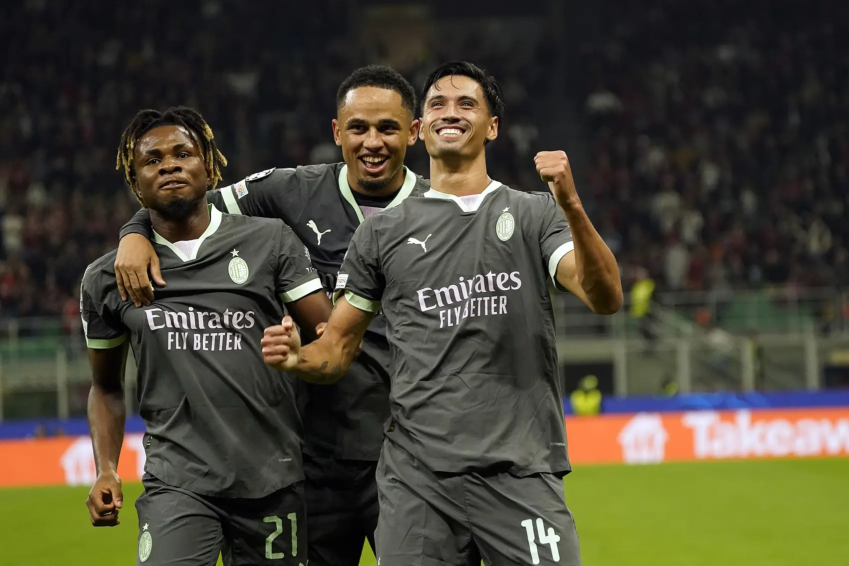 AC米兰发布备战花絮;清晨回应争议;欧冠任务艰巨;轮换策略成焦点 AC米兰发布备战花絮;清晨回应争议;欧冠任务艰巨;轮换策略成焦点