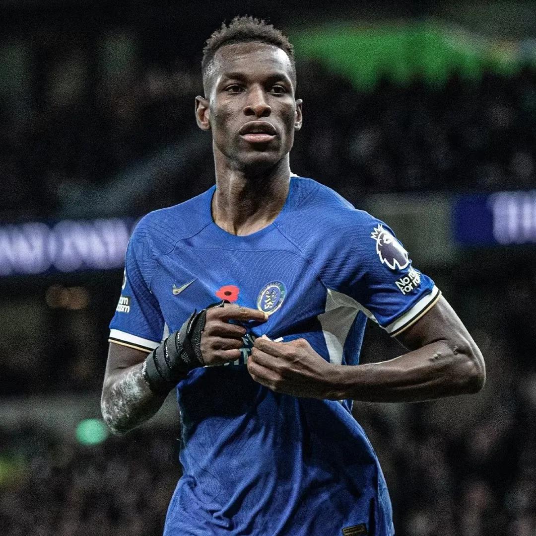 切尔西发布备战花絮,窗口期止住颓势,欧篮联任务艰巨,球队文化再被提及 切尔西发布备战花絮,窗口期止住颓势,欧篮联任务艰巨,球队文化再被提及