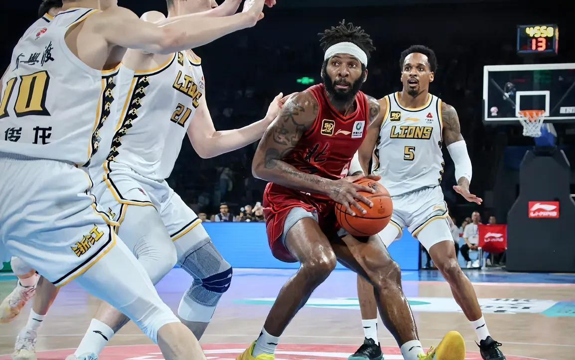 NBA季后赛加时末段再迎强敌，成都蓉城再遭质疑，主帅态度——质疑声仍在，更衣室氛围转暖的简单介绍