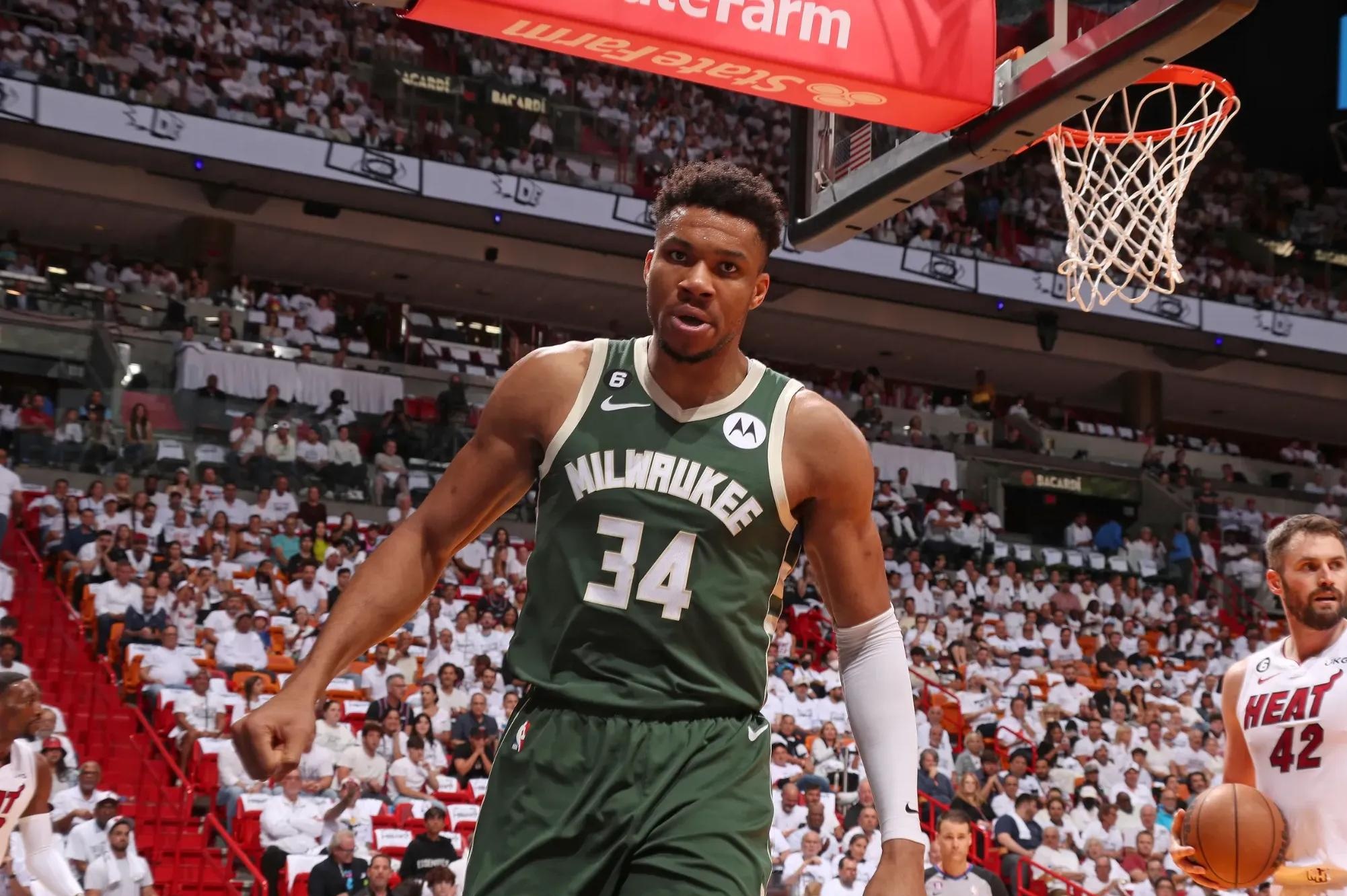 虎扑-字母哥在塞尔维亚队比赛中回归赛场，挺进下一轮引发热议！的简单介绍