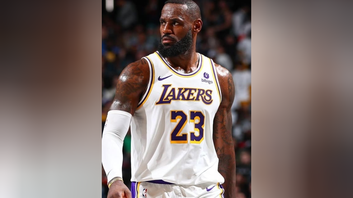 虎扑-包含詹姆斯迎来十二赛季高光表现，篮网球迷沸腾！的词条