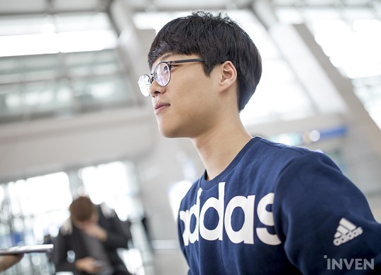 虎扑-包含Faker关键节点关键助攻，巴塞罗那带队取胜！的词条