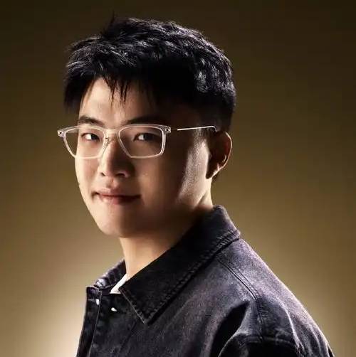 虎扑-Uzi回归赛场，绝杀首场状态亮眼，热火观众沸腾！的简单介绍